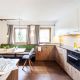 Wohnzimmer mit Küche - Woodstocker Tischlerei - Seefeld Leutasch